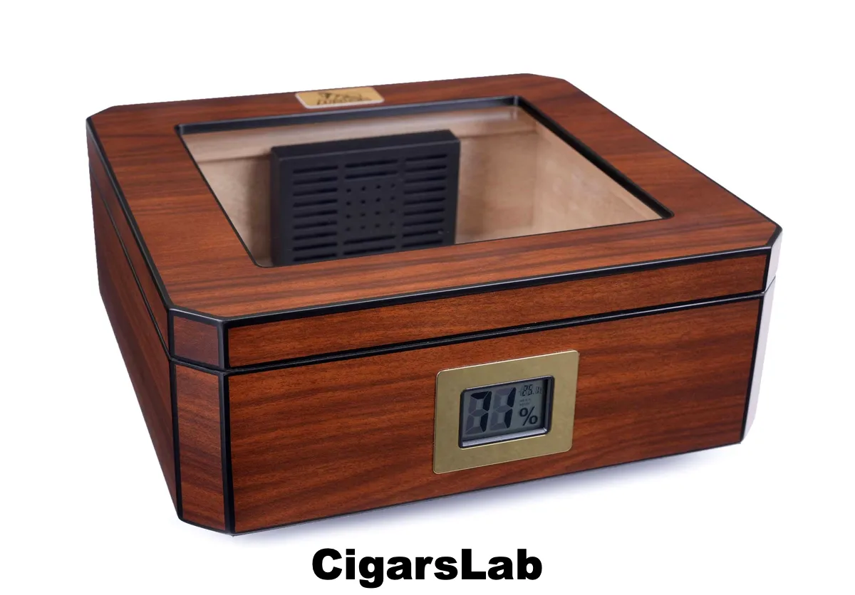 Хьюмидор Lubinski на 30 сигар со стеклом, Орех