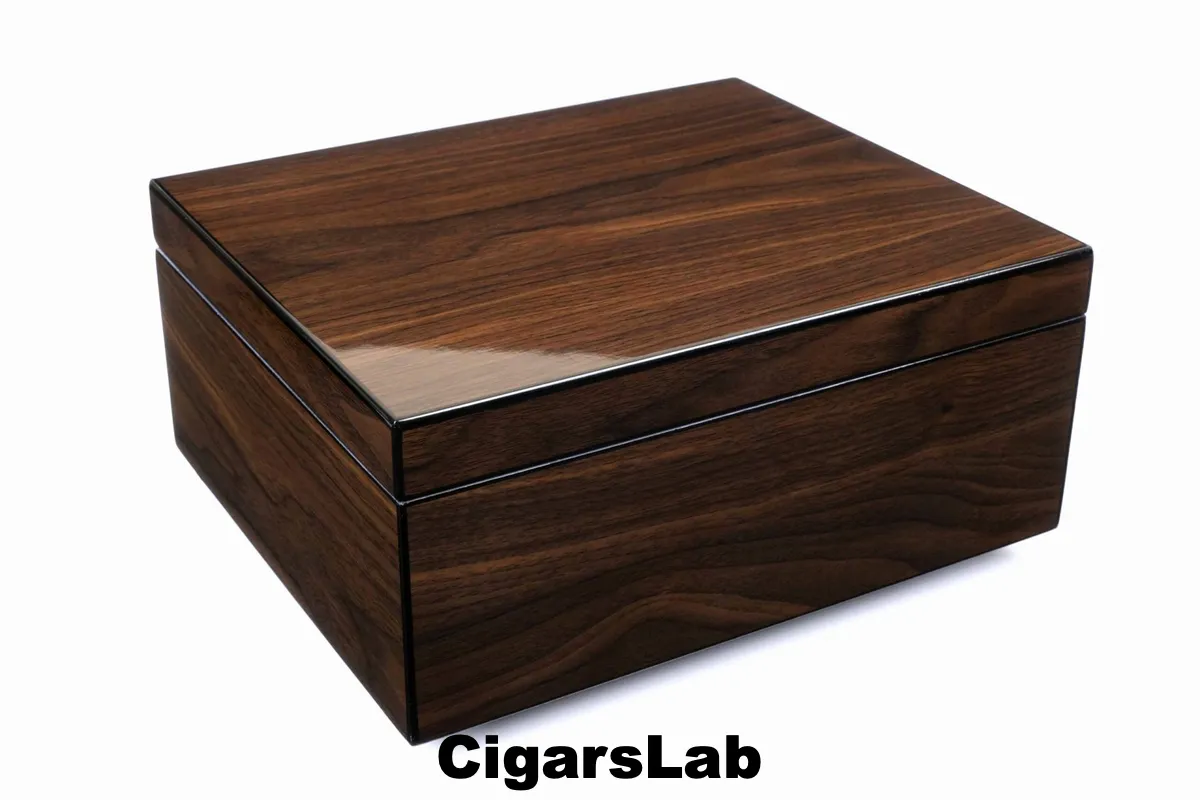 Хьюмидор Tom River на 40 сигар, Орех 560-271